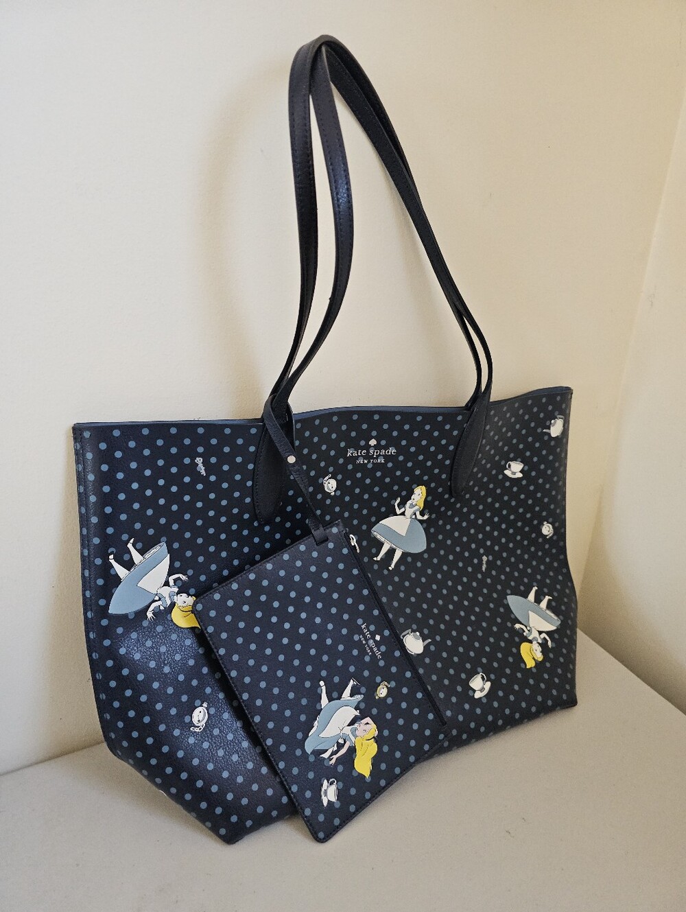 Kate Spade X Disney - Alice in Wonderland Tote Bag & Wristlet Matching Set - Picture 13 of 14